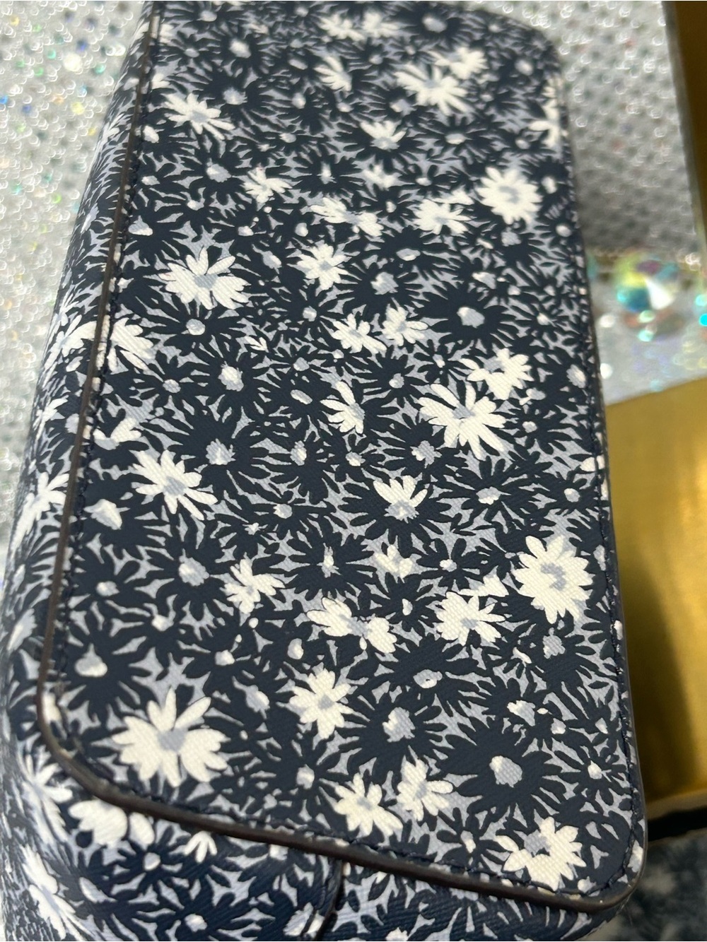 Michael Kors Black & White Floral Crossbody Bag Approx. 10 x 7 x 4 - Picture 13 of 17